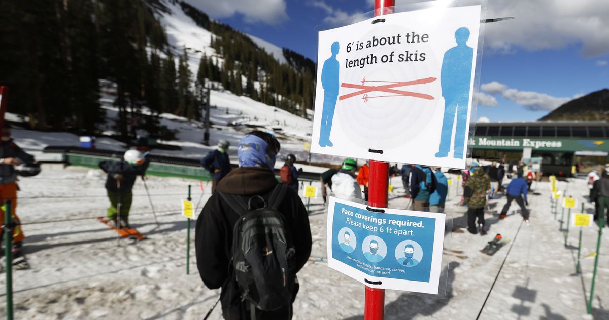 social distancing in ski resorts